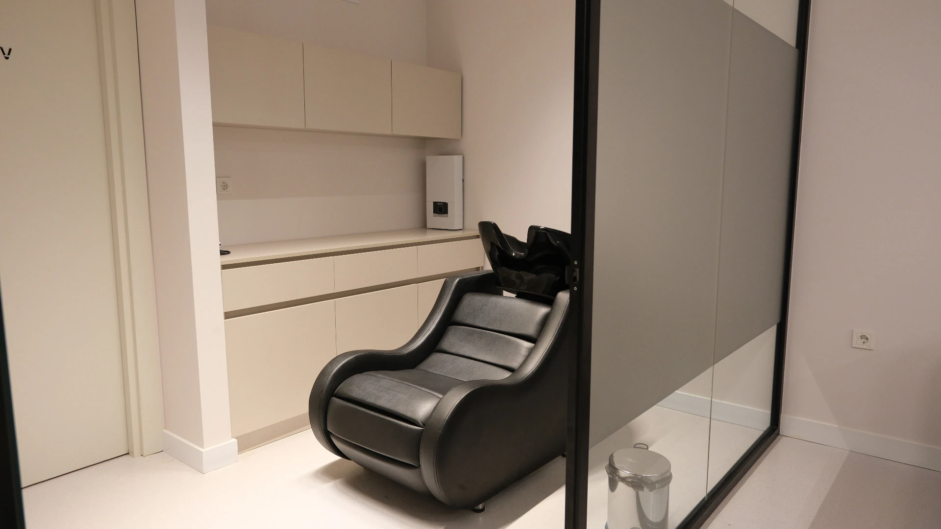 První mytí vlasů po transplantaci